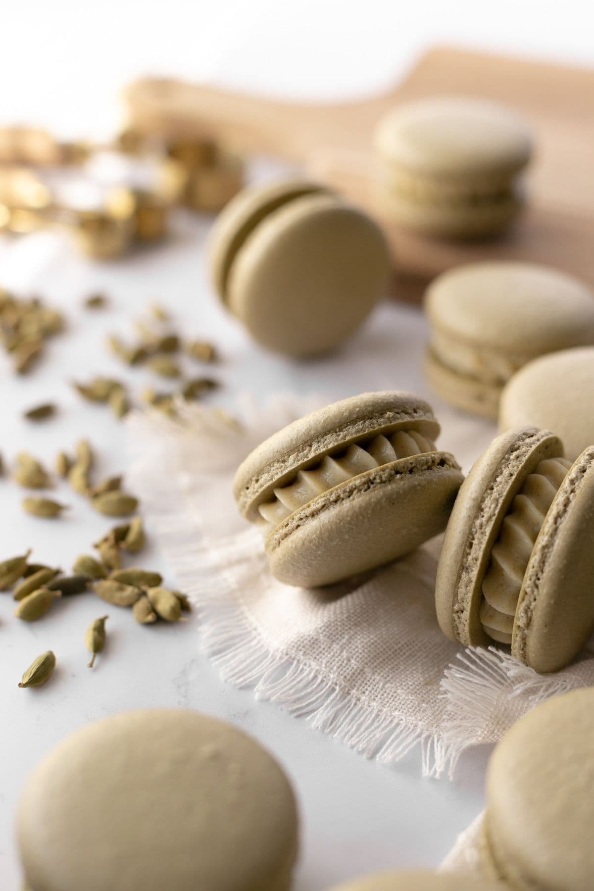 Hojicha Macaron